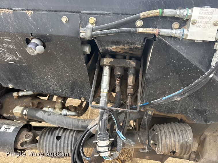 image for item FB7124 MacDon FD75-D Flexdraper flex draper head