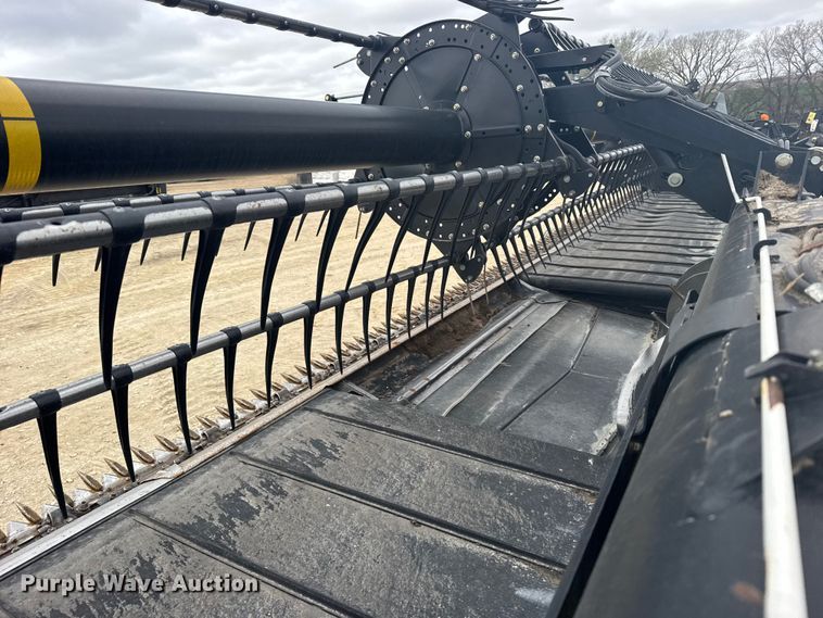 image for item FB7124 MacDon FD75-D Flexdraper flex draper head