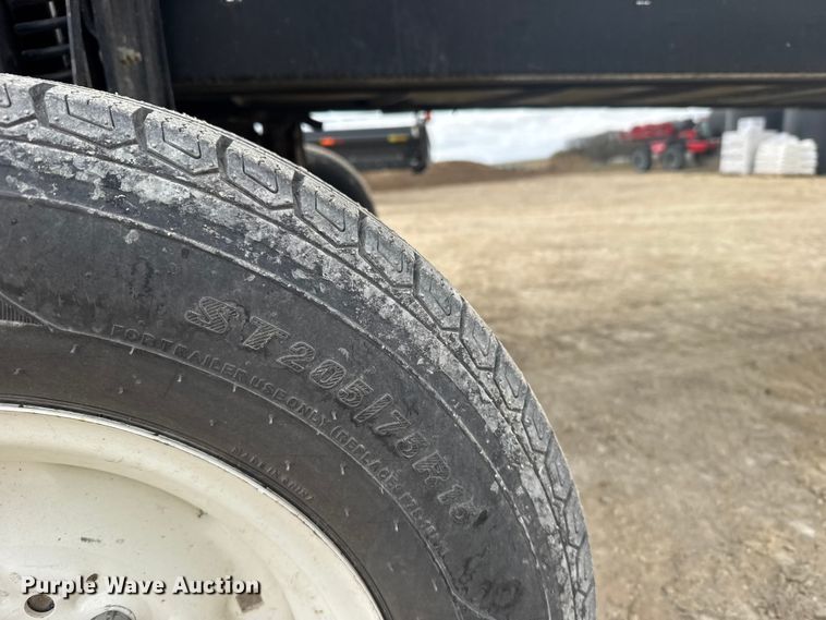 image for item FB7124 MacDon FD75-D Flexdraper flex draper head