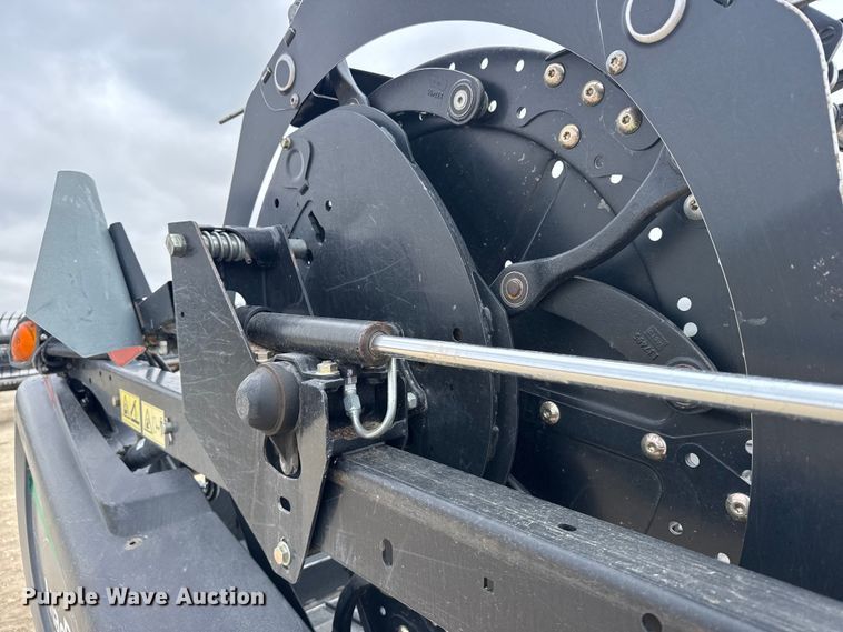 image for item FB7125 MacDon FD75-D Flexdraper flex draper head