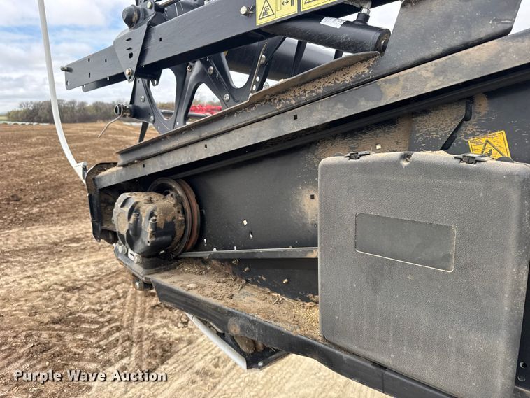 image for item FB7125 MacDon FD75-D Flexdraper flex draper head