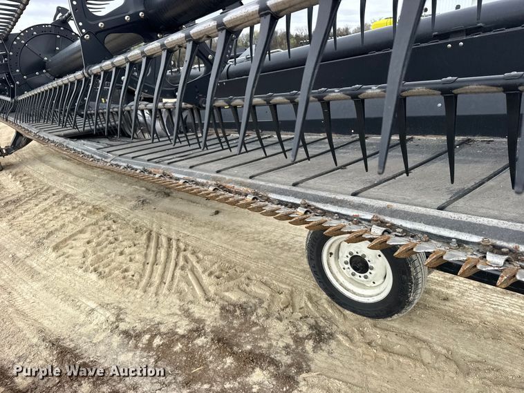 image for item FB7125 MacDon FD75-D Flexdraper flex draper head