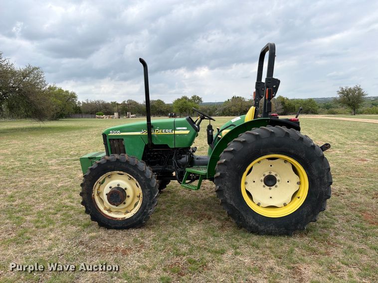 image for item FB8108 2007 John Deere 5205 MFWD tractor