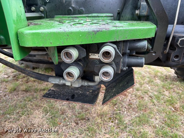 image for item FB8108 2007 John Deere 5205 MFWD tractor