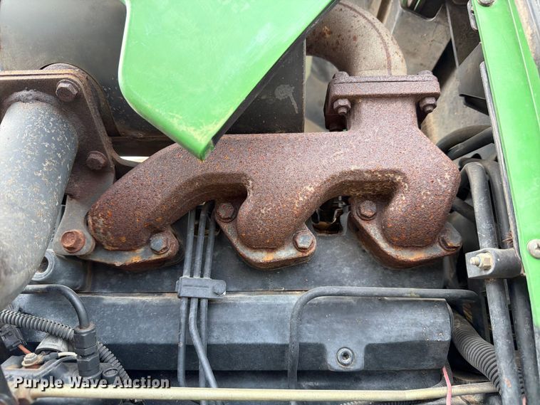 image for item FB8108 2007 John Deere 5205 MFWD tractor