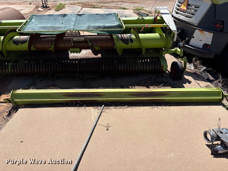 image for item FC2052 2016 Claas 380 L35 pickup head