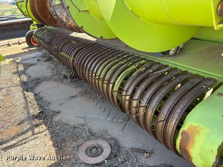 image for item FC2052 2016 Claas 380 L35 pickup head