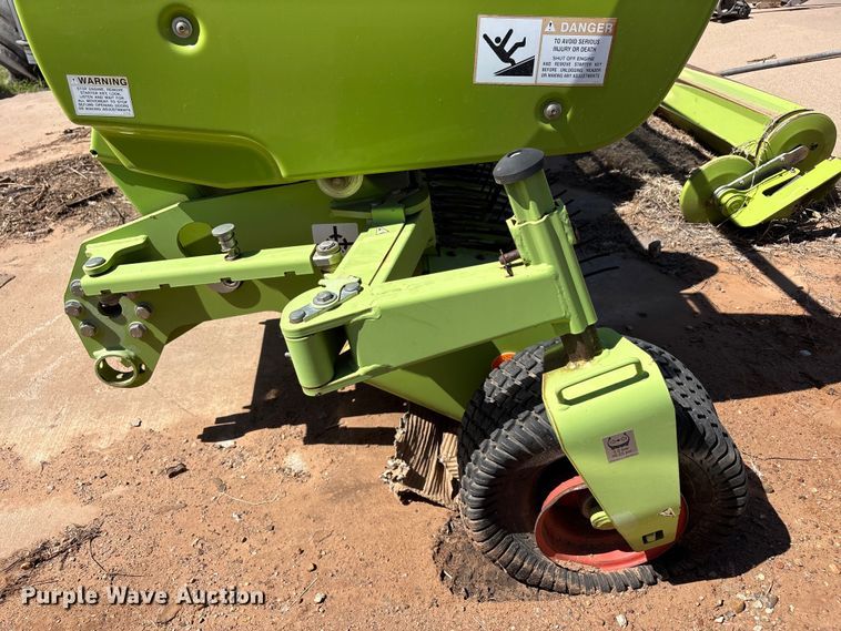 image for item FC2052 2016 Claas 380 L35 pickup head
