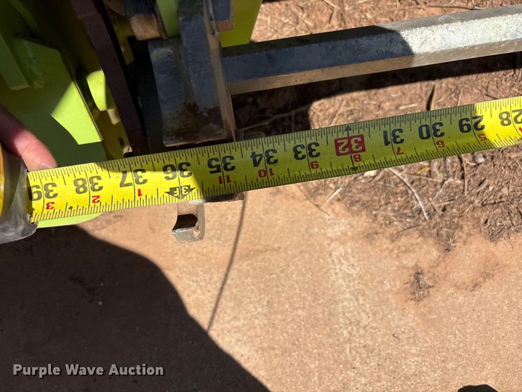 image for item FC2052 2016 Claas 380 L35 pickup head