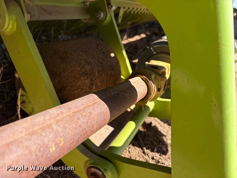 image for item FC2052 2016 Claas 380 L35 pickup head