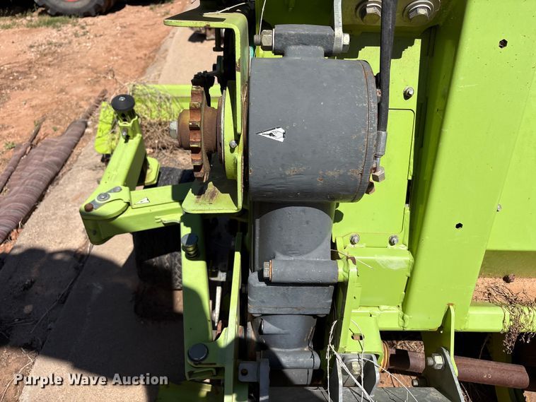 image for item FC2052 2016 Claas 380 L35 pickup head