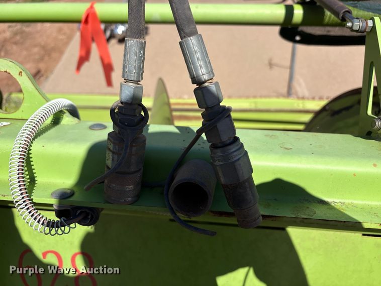 image for item FC2052 2016 Claas 380 L35 pickup head