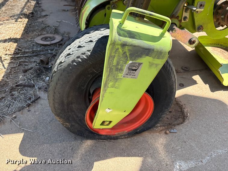 image for item FC2052 2016 Claas 380 L35 pickup head