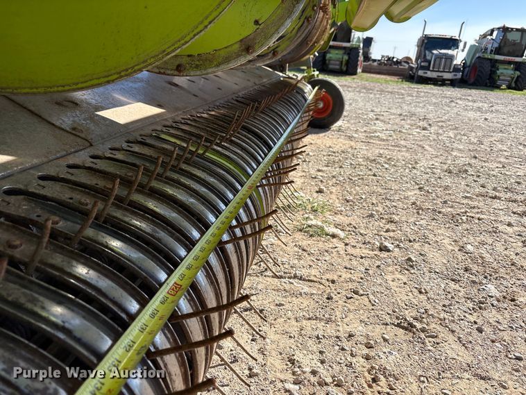 image for item FC2054 2017 Claas 380 L36 pickup head