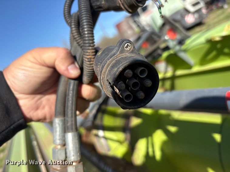 image for item FC2054 2017 Claas 380 L36 pickup head