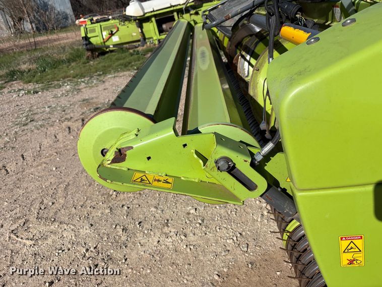 image for item FC2054 2017 Claas 380 L36 pickup head