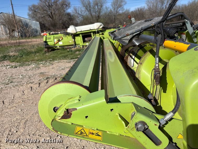 image for item FC2054 2017 Claas 380 L36 pickup head