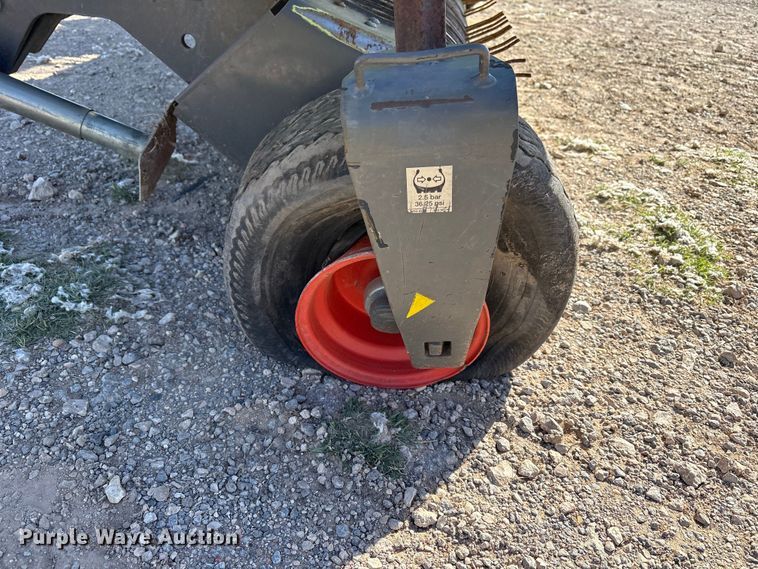 image for item FC2054 2017 Claas 380 L36 pickup head