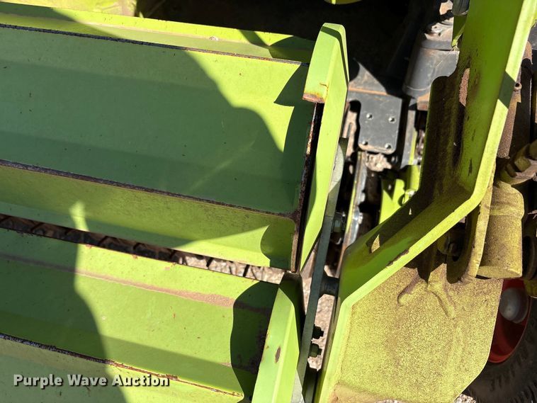 image for item FC2056 2020 Claas 380 L36 pickup head