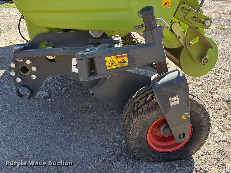 image for item FC2056 2020 Claas 380 L36 pickup head