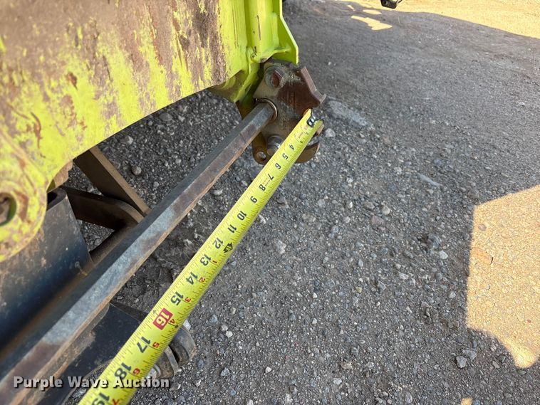 image for item FC2056 2020 Claas 380 L36 pickup head