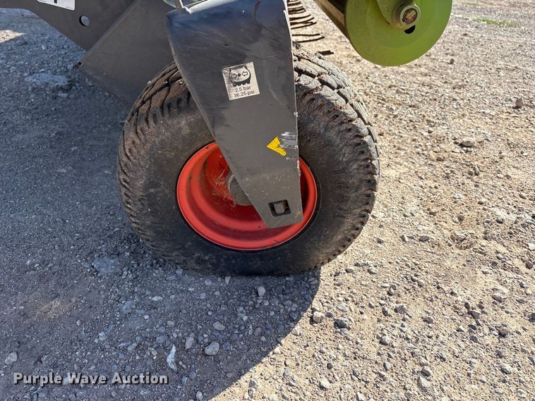 image for item FC2056 2020 Claas 380 L36 pickup head