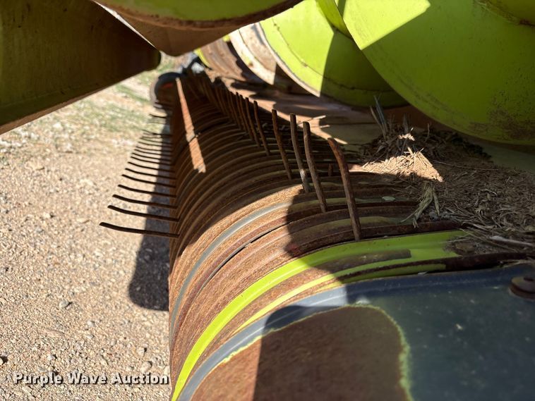 image for item FC2057 2019 Claas 380 L36 pickup head