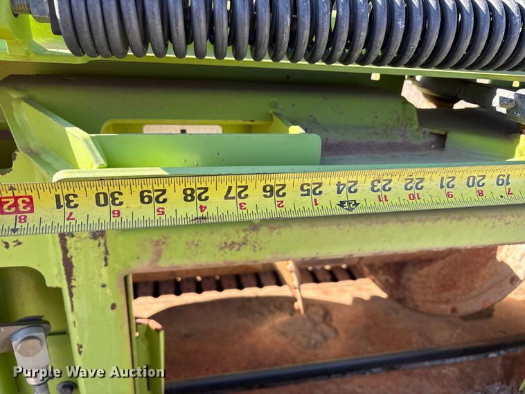 image for item FC2057 2019 Claas 380 L36 pickup head