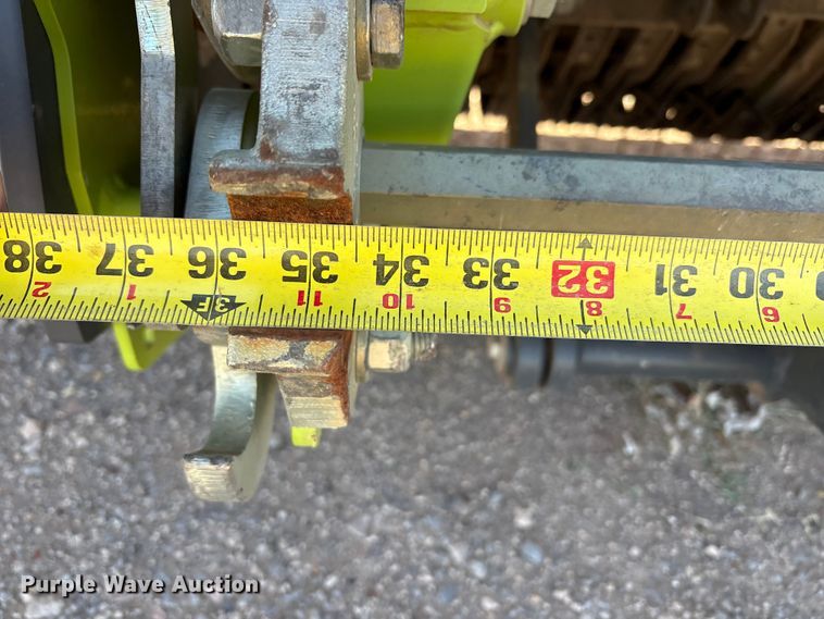 image for item FC2057 2019 Claas 380 L36 pickup head