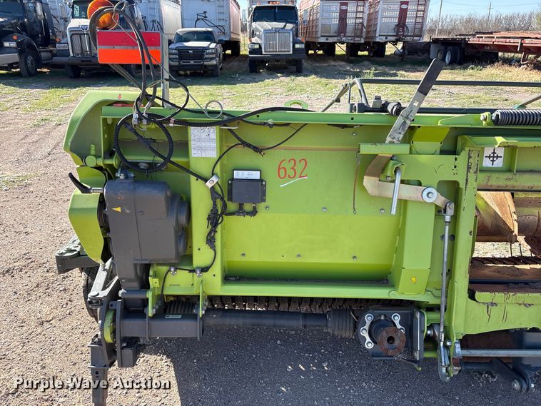 image for item FC2057 2019 Claas 380 L36 pickup head