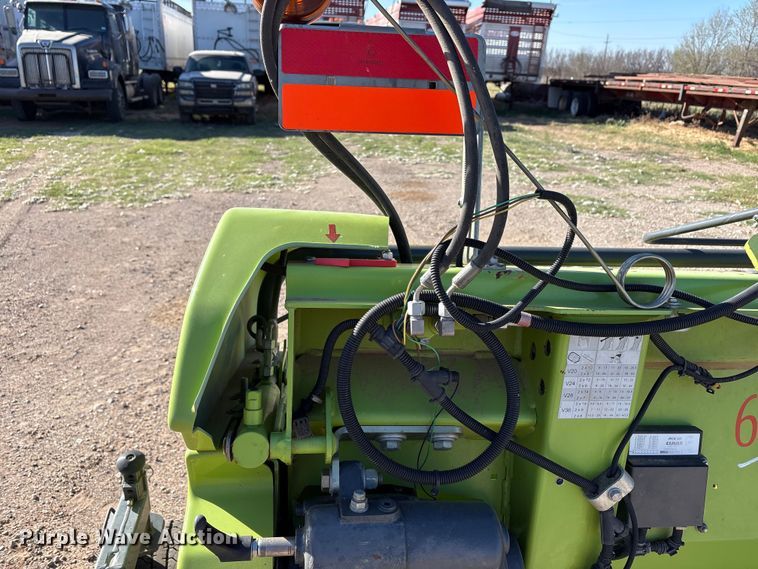 image for item FC2057 2019 Claas 380 L36 pickup head