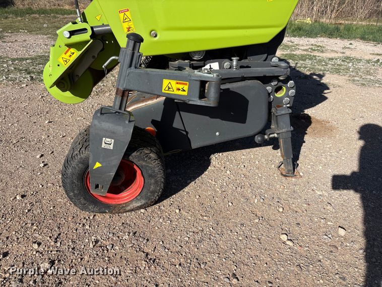 image for item FC2057 2019 Claas 380 L36 pickup head