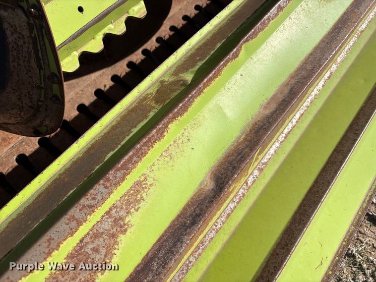 image for item FC2057 2019 Claas 380 L36 pickup head