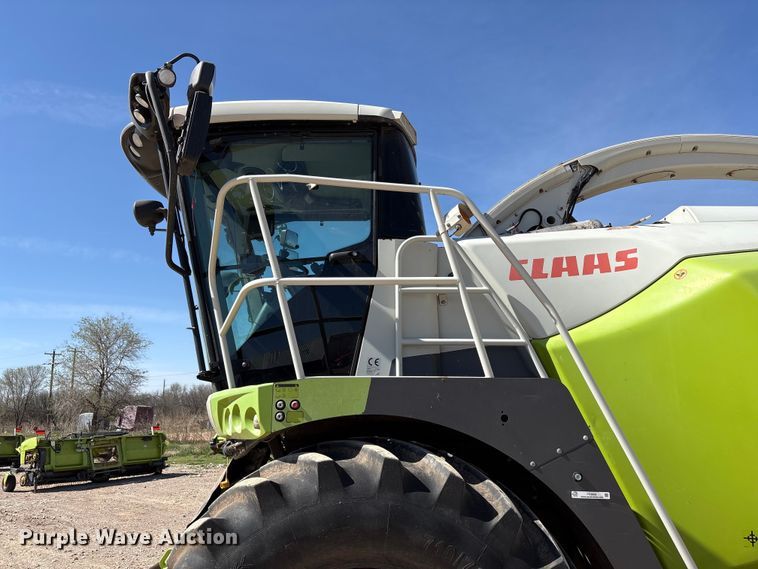 image for item FC2059 Claas Jaguar 970 forage harvester