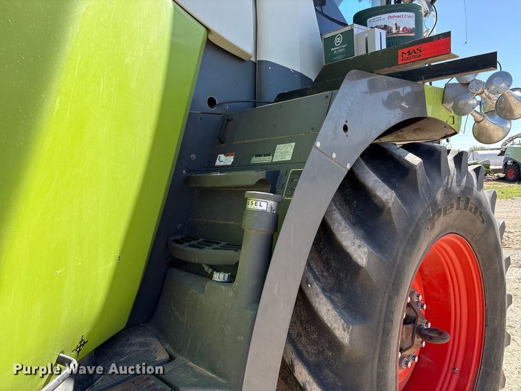 image for item FC2059 Claas Jaguar 970 forage harvester