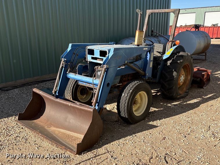 image for item FC2115 Universal U-350 tractor