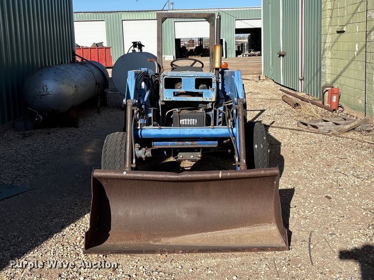 image for item FC2115 Universal U-350 tractor