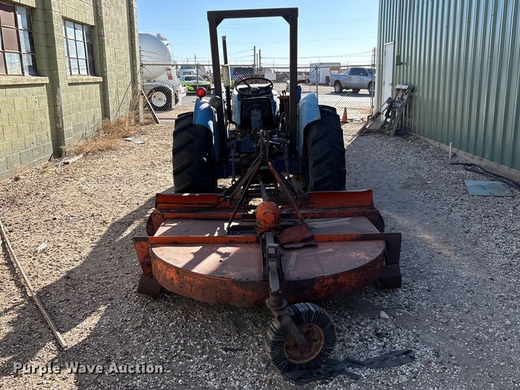 image for item FC2115 Universal U-350 tractor