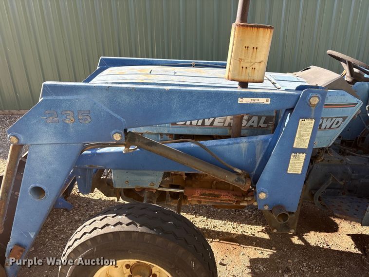 image for item FC2115 Universal U-350 tractor