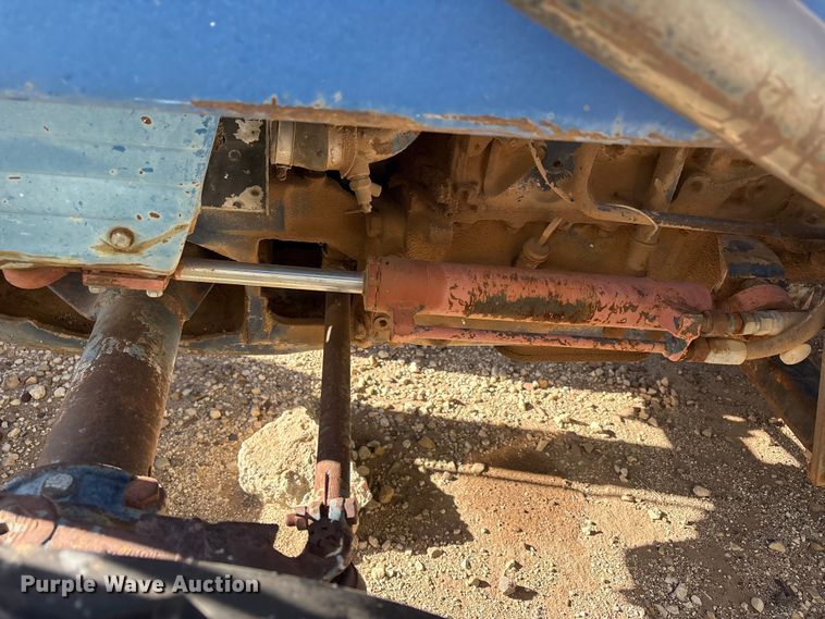 image for item FC2115 Universal U-350 tractor