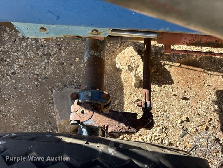 image for item FC2115 Universal U-350 tractor