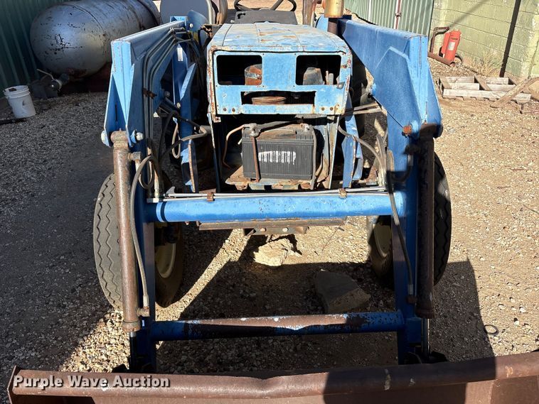 image for item FC2115 Universal U-350 tractor