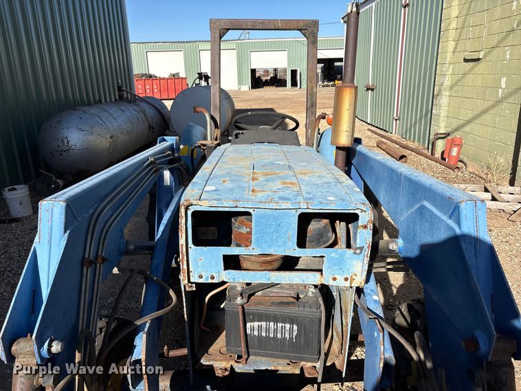 image for item FC2115 Universal U-350 tractor