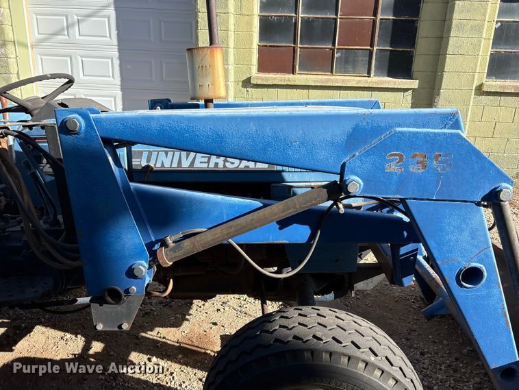 image for item FC2115 Universal U-350 tractor