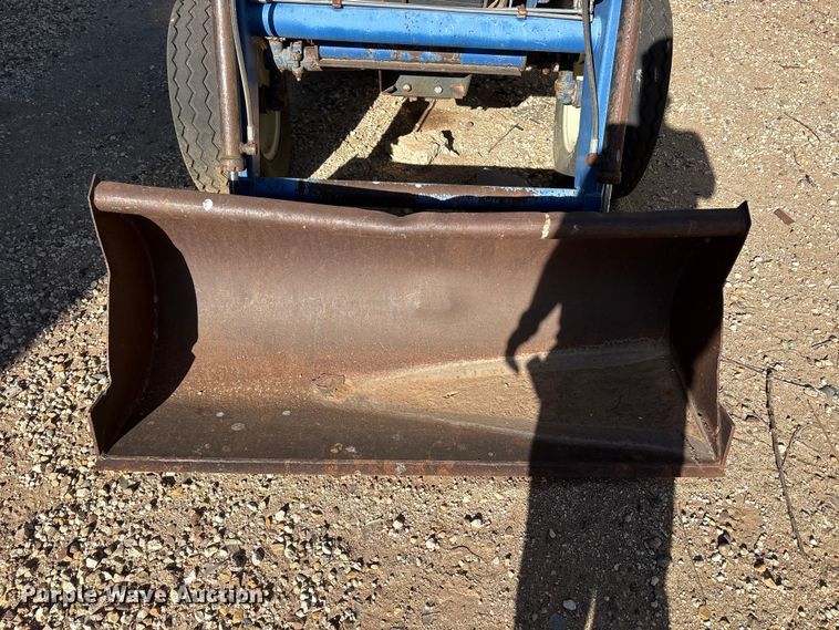 image for item FC2115 Universal U-350 tractor