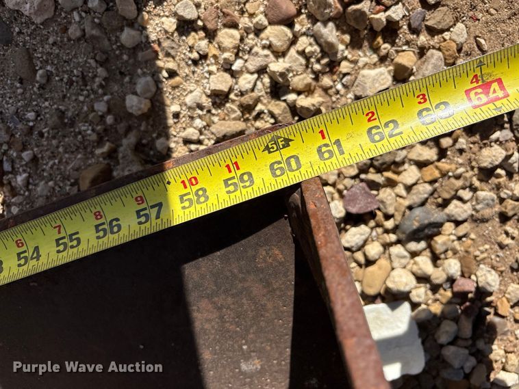 image for item FC2115 Universal U-350 tractor