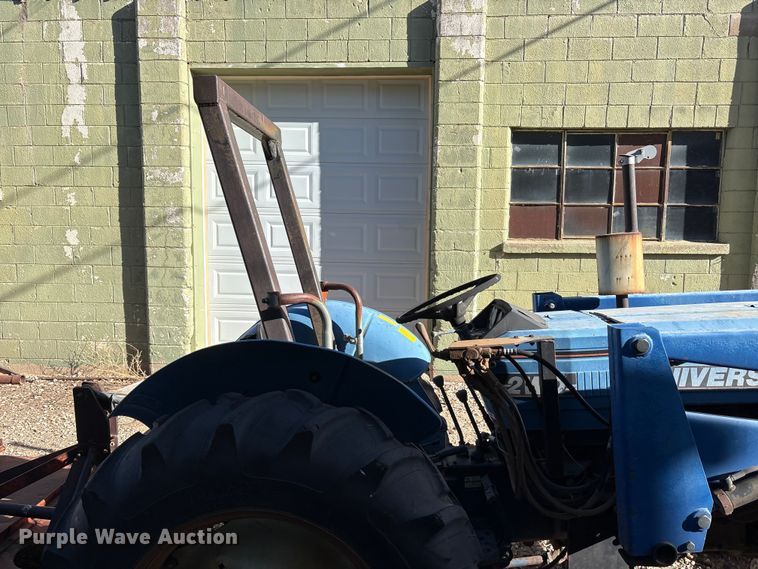 image for item FC2115 Universal U-350 tractor