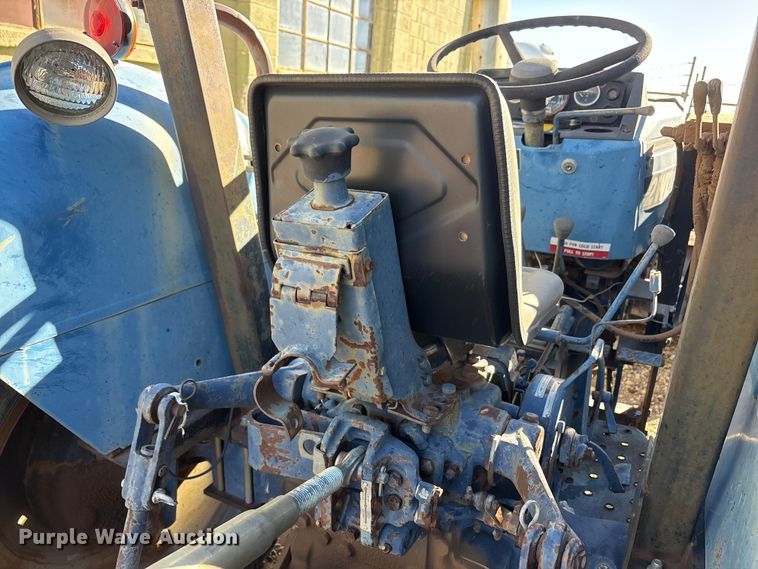 image for item FC2115 Universal U-350 tractor