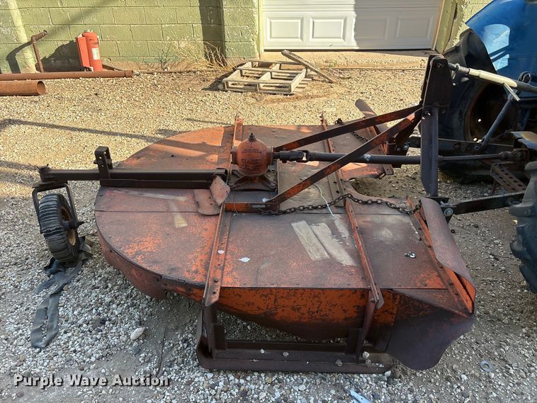 image for item FC2115 Universal U-350 tractor