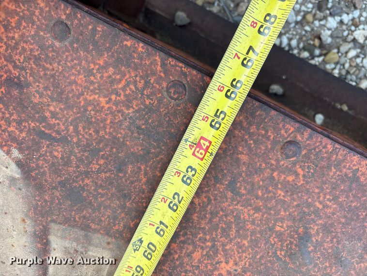 image for item FC2115 Universal U-350 tractor